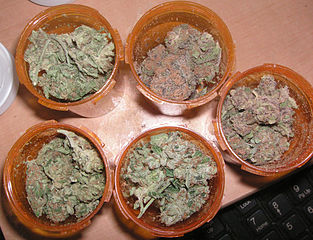 medicalmarijuanajars.jpg